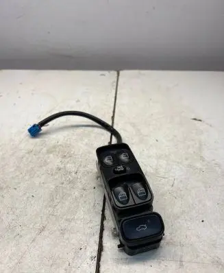 Mercedes-Benz C W203 Electric window control switch A2038210679 501955