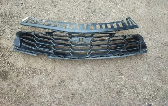 Chevrolet Camaro Front bumper upper radiator grill 84112274