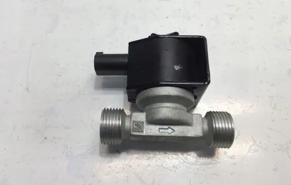 Peugeot 3008 II Turbo solenoid valve 9827652380