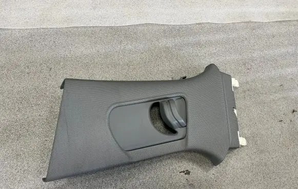 (B) pillar trim (bottom)