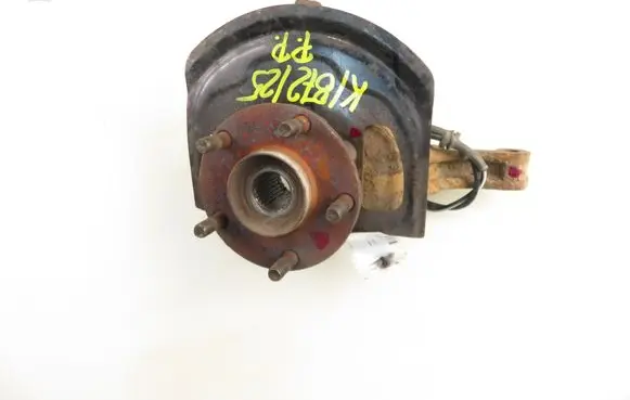 Nissan Qashqai Front wheel hub spindle knuckle 
