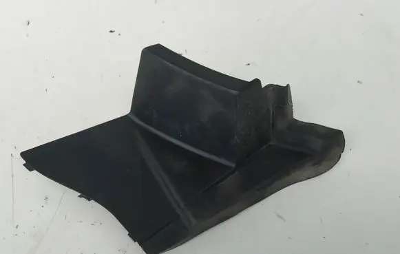 MG Marvel R Rear/tail light trim molding 10934923