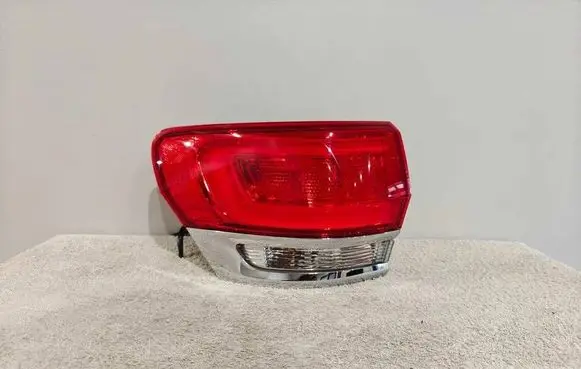 Jeep Grand Cherokee Rear/tail lights P68110001AE
