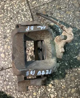 Peugeot 508 Front brake caliper