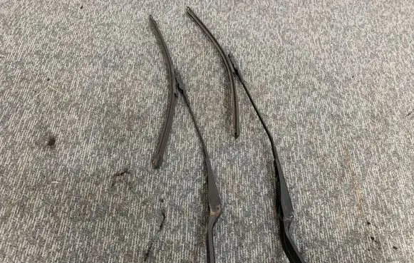 BMW 1 E81 E87 Front wiper blade arm