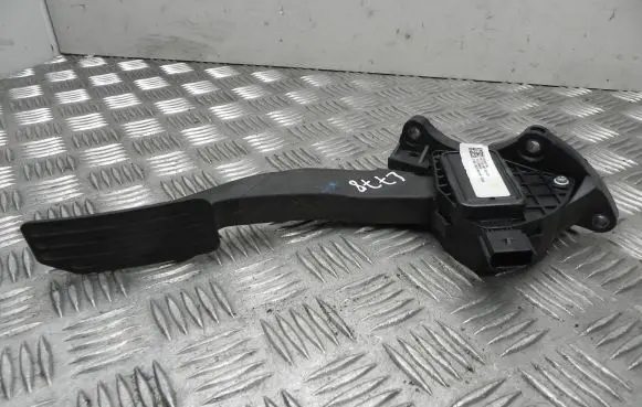 Land Rover Discovery Sport Accelerator throttle pedal FK729F836AB