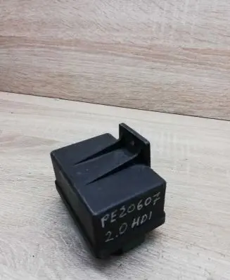 Peugeot 206 Glow plug pre-heat relay 598138