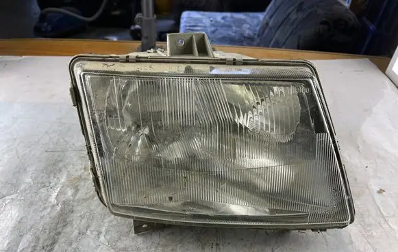 Mercedes-Benz Vito Viano W638 Headlight/headlamp A6388200761 A6388200761K2
