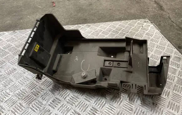 Opel Vectra C Battery tray 09180777
