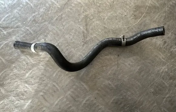 Nissan X-Trail T32 Engine coolant pipe/hose