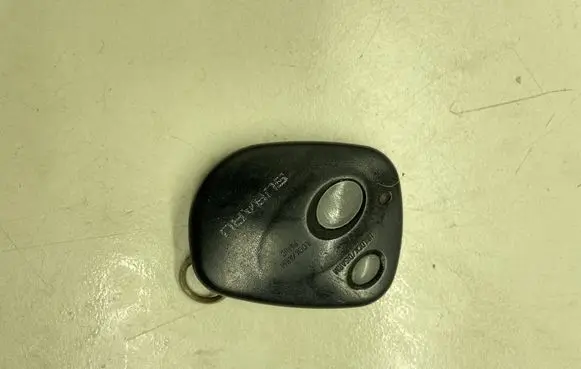 Subaru Impreza II Ignition key/card B10412173