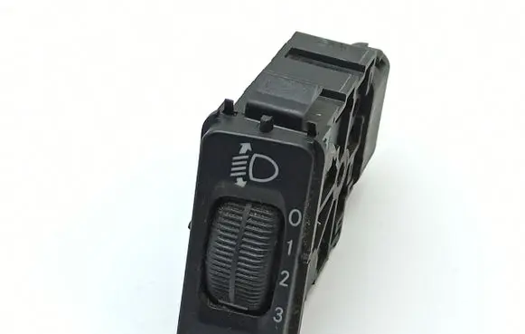 Mercedes-Benz ML W163 Headlight level height control switch A1638200010 04001300