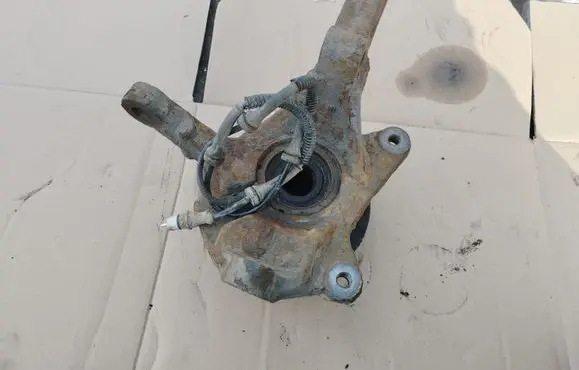 Opel Vivaro Front wheel hub