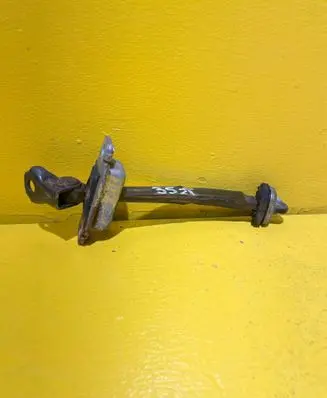 Chevrolet Captiva Rear door check strap stopper 