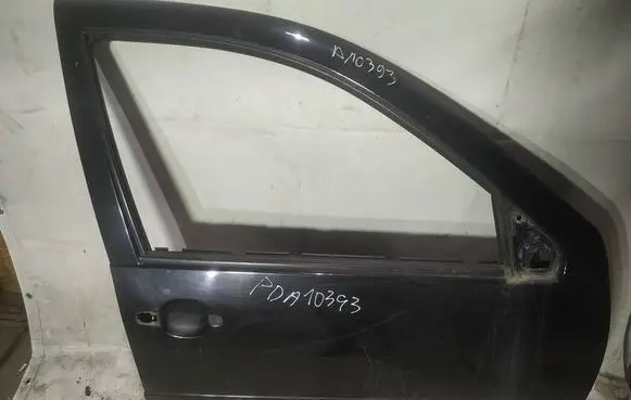 Volkswagen Golf IV Front door juodos