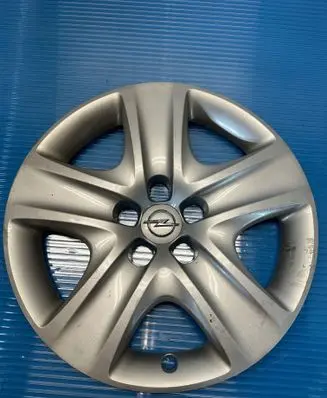 Opel Astra H R17 wheel hub/cap/trim 13267806 13267807