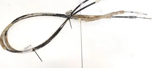 Handbrake/parking brake wiring cable