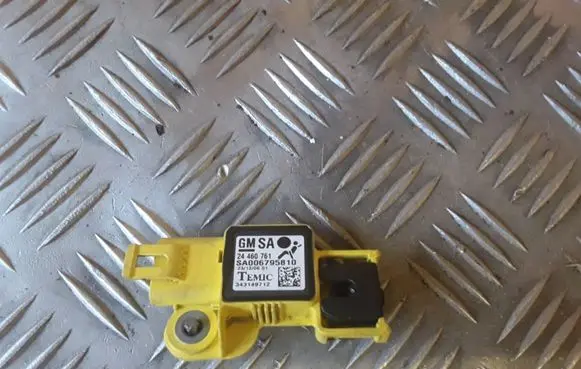 Opel Zafira B Airbag deployment crash/impact sensor 24460761 343149712