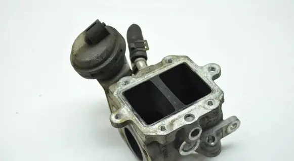 Volkswagen Jetta V EGR valve 03G131063F