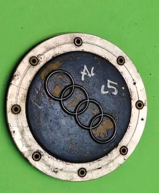 Audi A6 S6 C5 4B Original wheel cap 4B0601165A