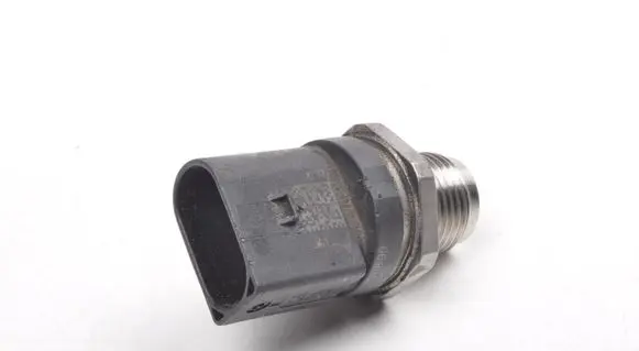 Mercedes-Benz E W213 Fuel pressure sensor 0281006555