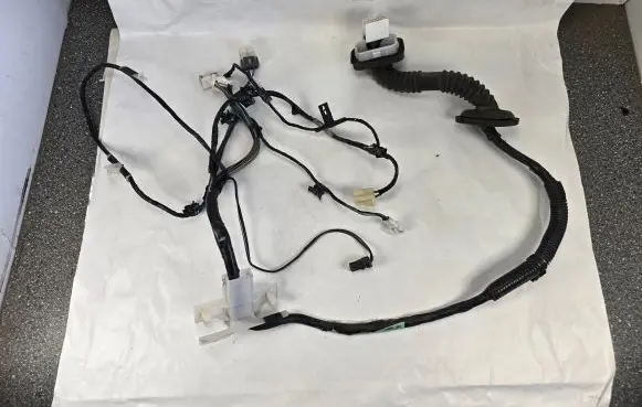 Chrysler Sebring (FJ - JX) Front door wiring loom MR213569