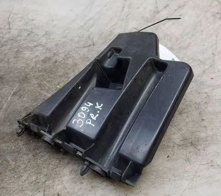 Volvo V60 Front bumper mounting bracket 30796625