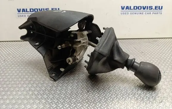Opel Movano B Gear shifter/selector 8200744935 01432 12147