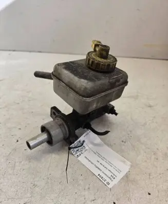 Volkswagen Golf IV Master brake cylinder 21027099