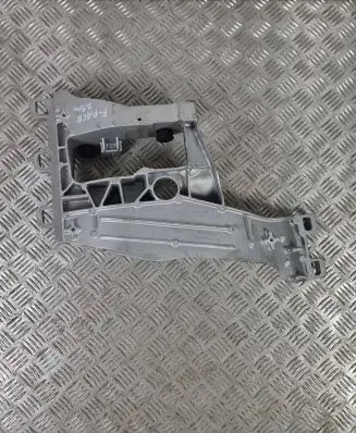 Jaguar F-Pace Gearbox mounting bracket HX735060DD