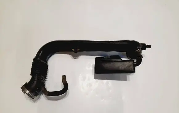 Chrysler 200 Intake resonator 