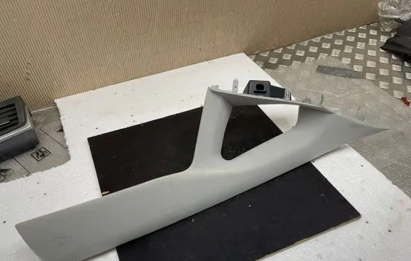 Toyota Prius (XW30) (A) pillar trim 6221047070