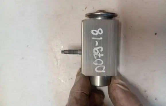 Volvo S60 Air conditioning (A/C) expansion valve 7036866