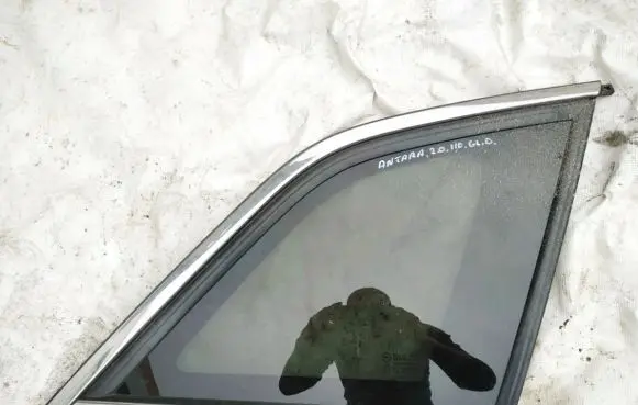 Rear side window