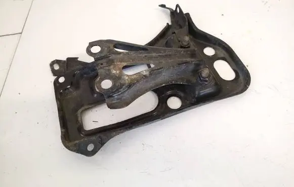 Battery bracket