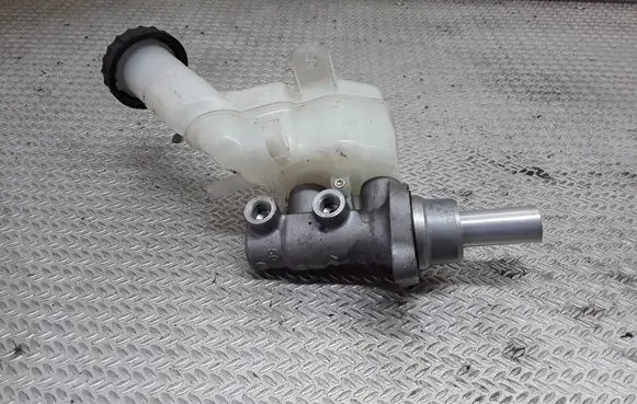 Mitsubishi Lancer X Master brake cylinder