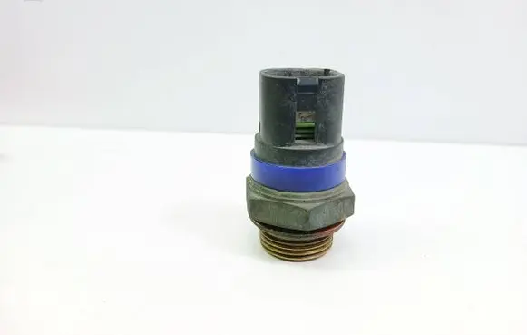 Renault Megane I Coolant temperature sensor 268061