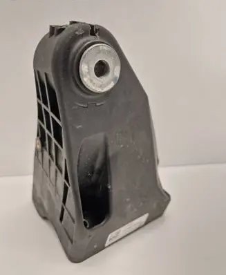 Mercedes-Benz E W213 Engine mounting bracket A6542230100