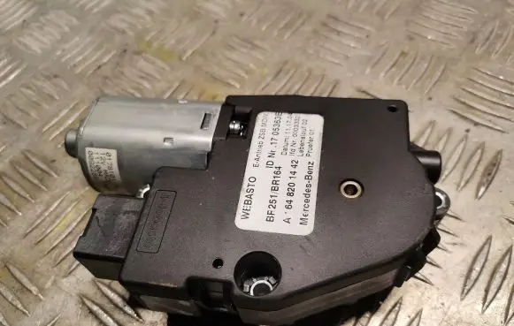 Sunroof motor/actuator