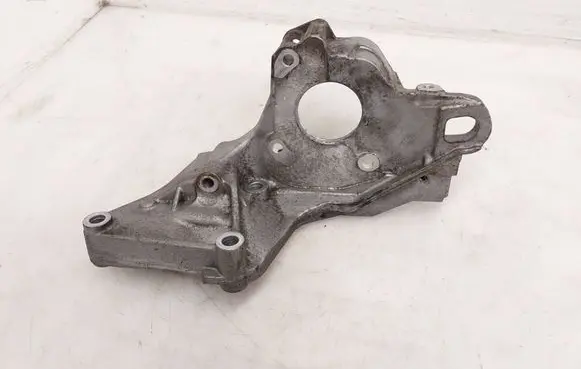 Volkswagen Transporter - Caravelle T6 Generator/alternator bracket 04L145169C