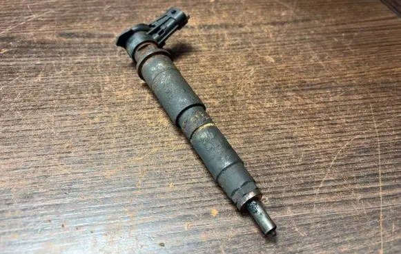 Renault Trafic II (X83) Fuel injector 824009398 H824009398
