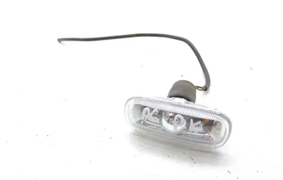 Audi A6 S6 C6 4F Front fender indicator light