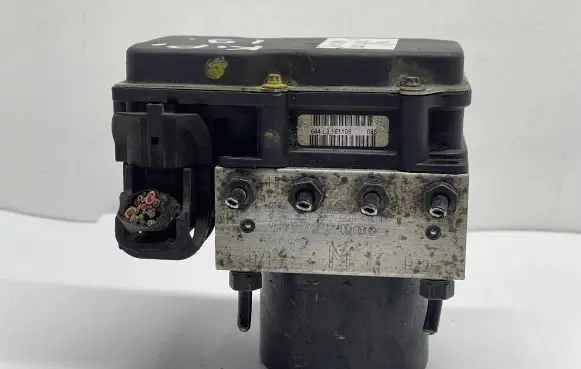 Skoda Fabia Mk1 (6Y) ABS Pump 0265800512