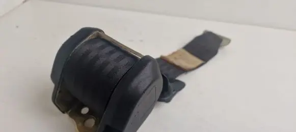 Saab 900 CD Rear seatbelt 9731977