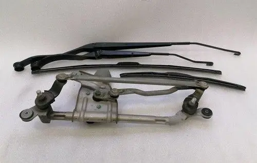 Ferrari California F149 Front wiper linkage and motor 85804100