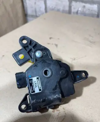 KIA Carens III A/C air flow flap actuator/motor D267PNBAA01