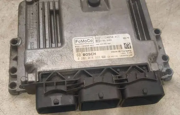 Ford Focus Engine control unit/module BV2112A650ACC 0281018993