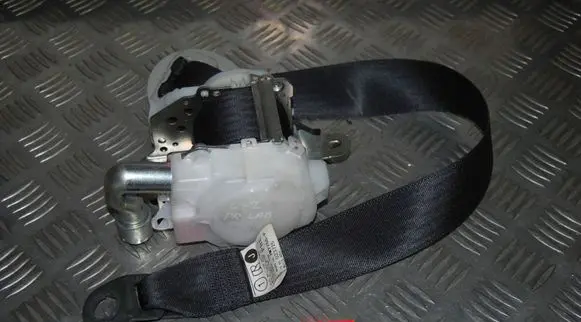 Lexus IS 220D-250-350 Front seatbelt 7M7750P