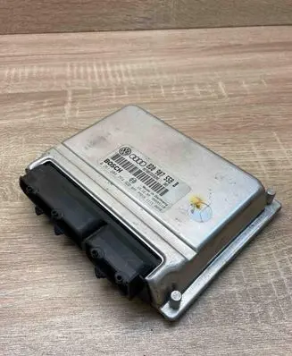 Volkswagen PASSAT B5 Engine control unit/module ECU 8D0907558B 0261204774