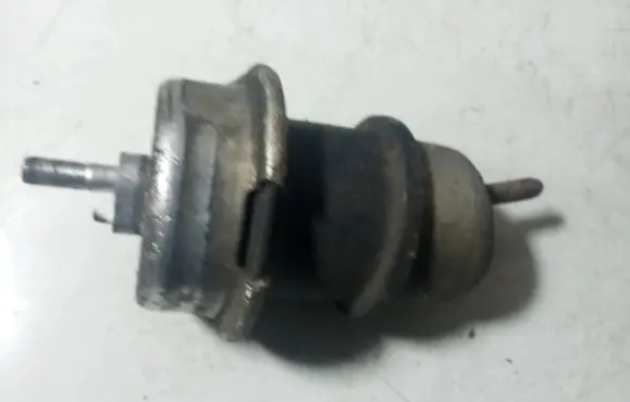 Lexus IS 220D-250-350 Engine mount bracket